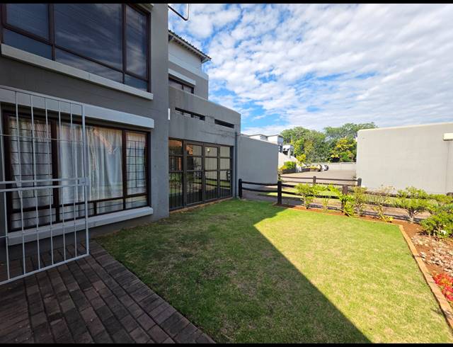 2 BEDROOM FLAT FOR SALE IN VANDERBIJLPARK SE 2